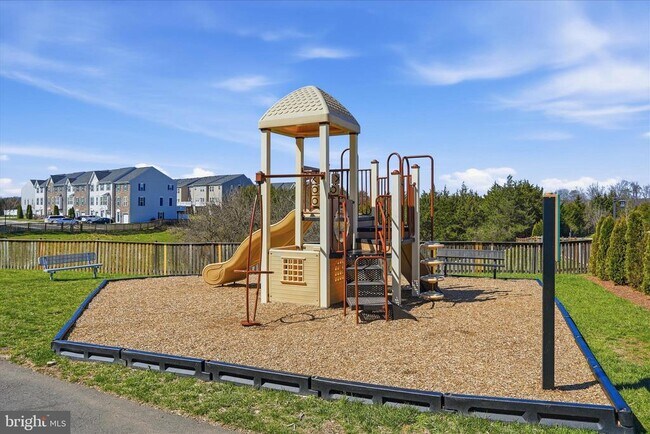 Building Photo - 166 Trout Lily Dr