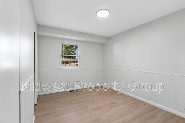 Building Photo - 1450 Tahoe Dr