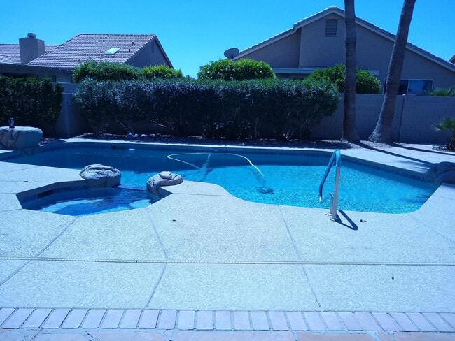 Building Photo - 10537 E Cedar Waxwing Dr