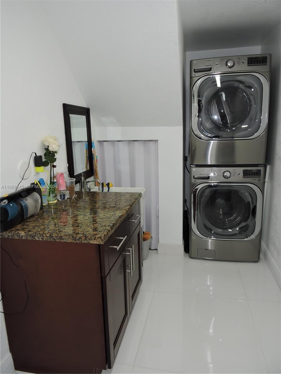 Building Photo - 15220 SW 49th St