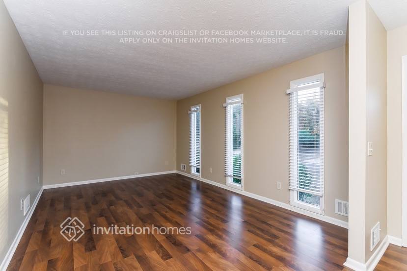Building Photo - 3396 San Antonio Dr