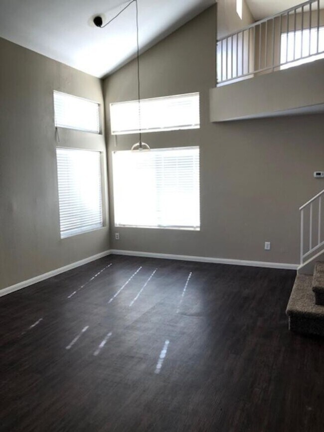 Building Photo - 4808 Lupita Ct