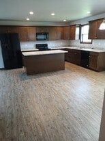 Building Photo - 1340 Moon Ridge Ct