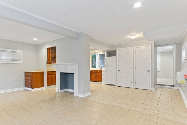 Building Photo - Rare 1 Bedroom Apartment in Williamsburg, VA | Pet-Friendly Rental