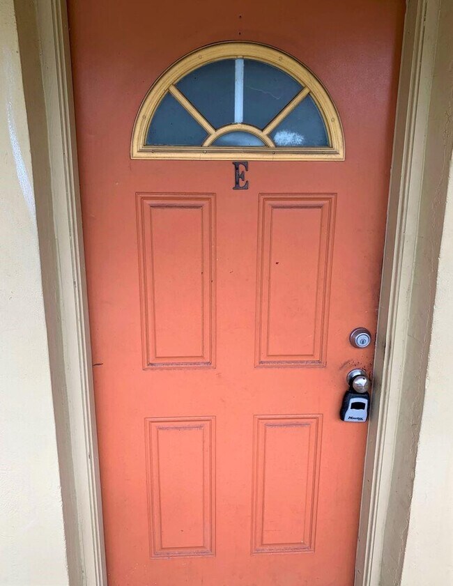 Building Photo - 1500 SW 5th Pl