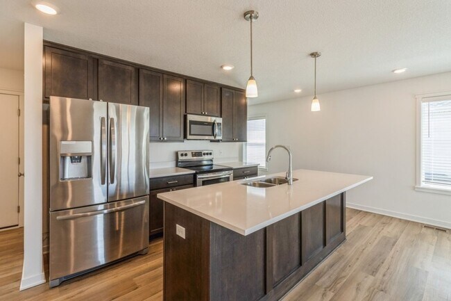 Building Photo - NEAR WAUKEE NORTHWEST!! 4 bedroom, 3 Bath Home In Waukee.