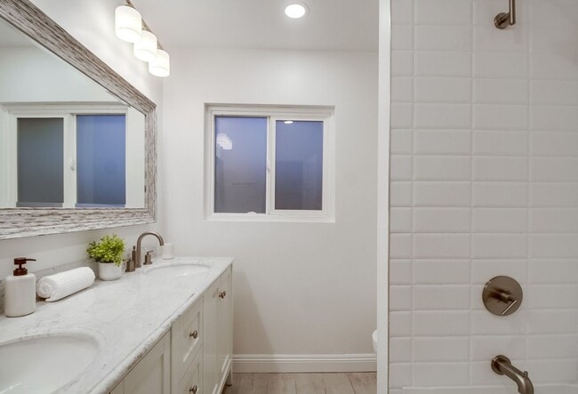 Building Photo - Beautiful house in heart of Point Loma