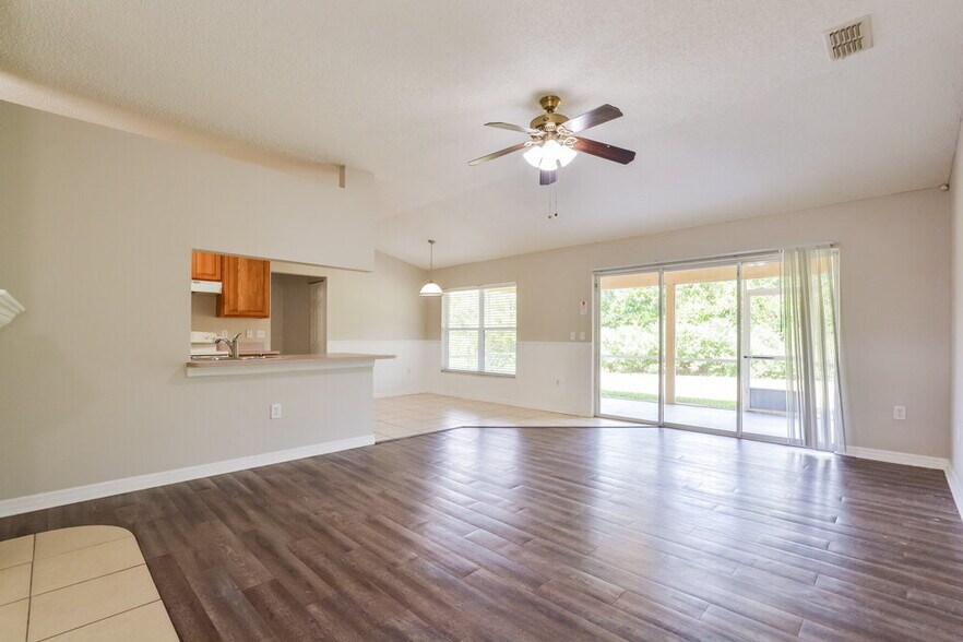Building Photo - 1168 S Brickell Dr