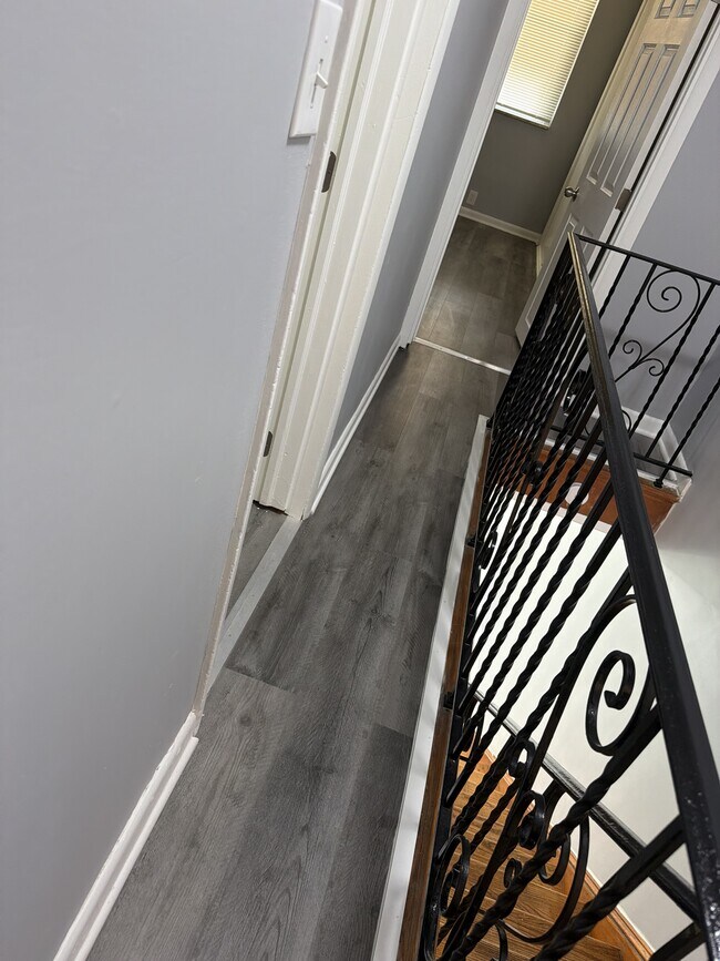 Building Photo - 2225 McClellan St