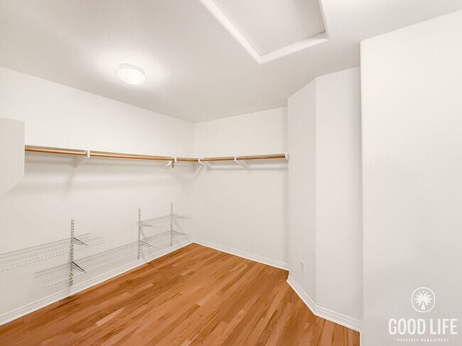 Building Photo - Updated 5BR/3BA San Diego home with modern...