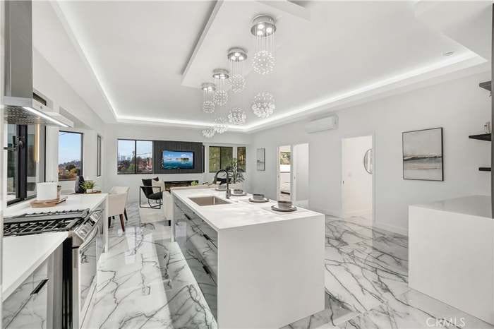 Building Photo - 440 Del Norte St