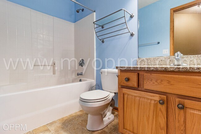 Building Photo - 4 br, 2 bath House - 14457 Jardine St