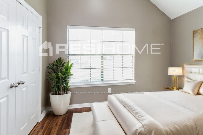 Building Photo - 130 Price Cir