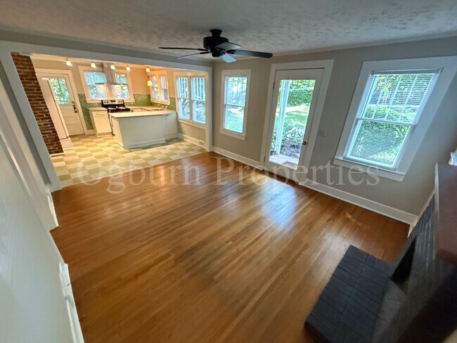 Building Photo - 125 Woodbriar Rd