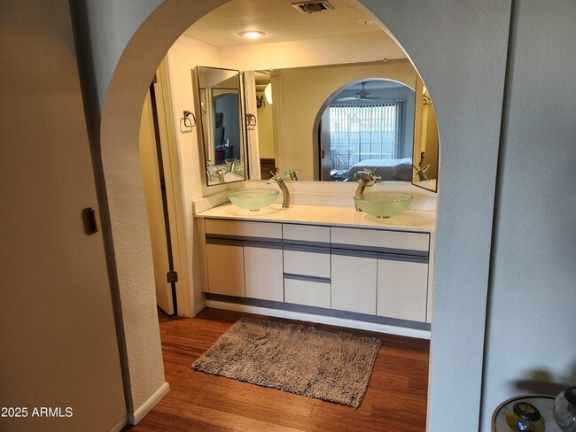 Building Photo - 7557 N Dreamy Draw Dr