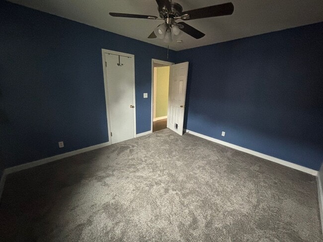 Building Photo - Charming 3 Bedroom 1 Bathroom Brick Ranch ...