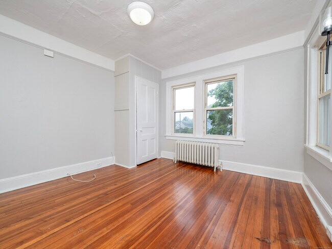 Building Photo - 33 Seaview Ave
