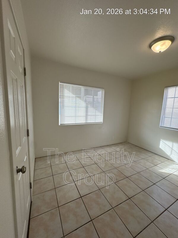 Building Photo - 320 S Crespi Ave