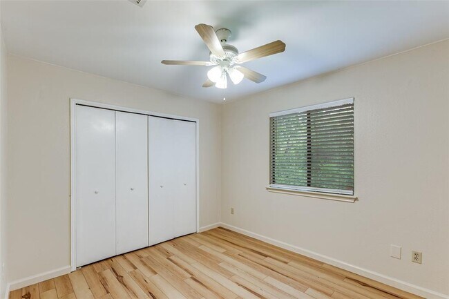 Building Photo - 1121 Peggotty Pl