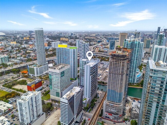 Building Photo - 690 SW 1st Ct