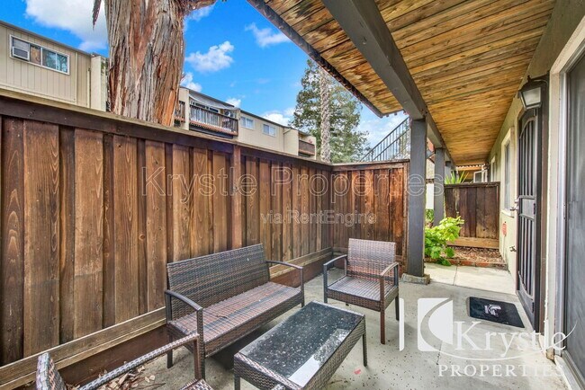 Building Photo - 1060 Oak Grove Rd