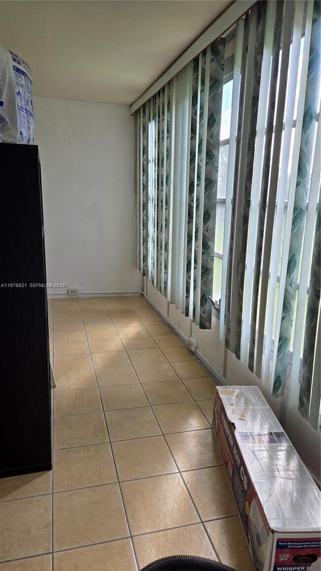 Building Photo - 7300 NW 4th Pl