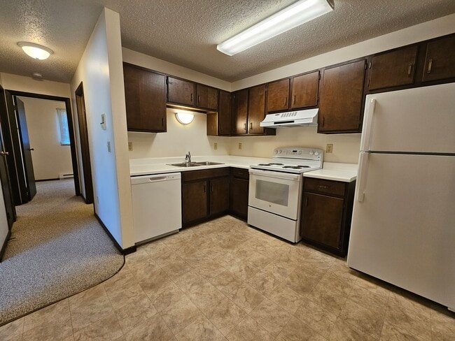 2333 20 1/2 Ave S Fargo - Green Apartments