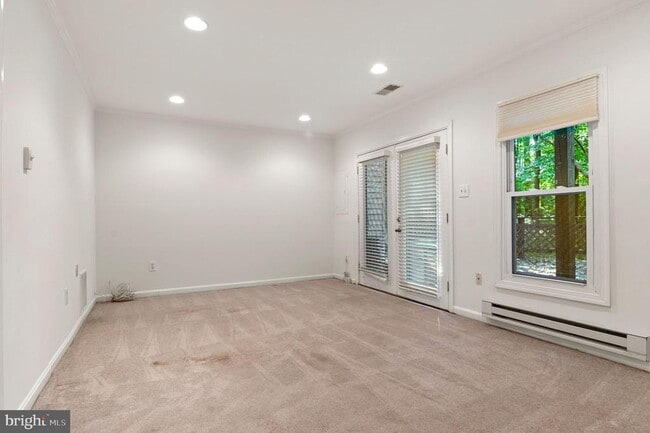 Building Photo - 10504 Pine Haven Terrace