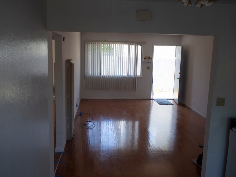 Building Photo - 3541 Davis St