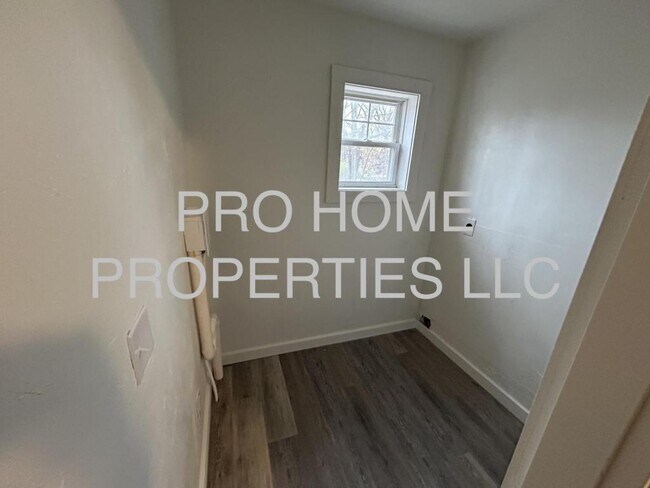 Building Photo - 28 Willowwood Dr