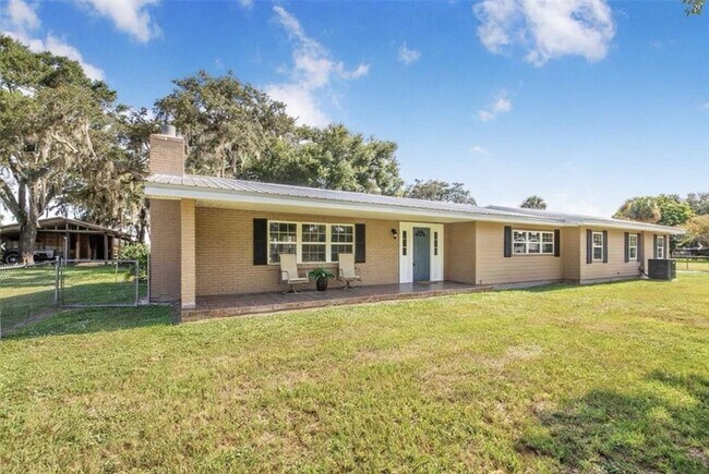 Building Photo - 4854 E Hinson Ave