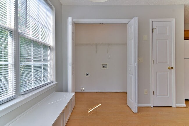 Building Photo - 5 Providence Plantation Ct