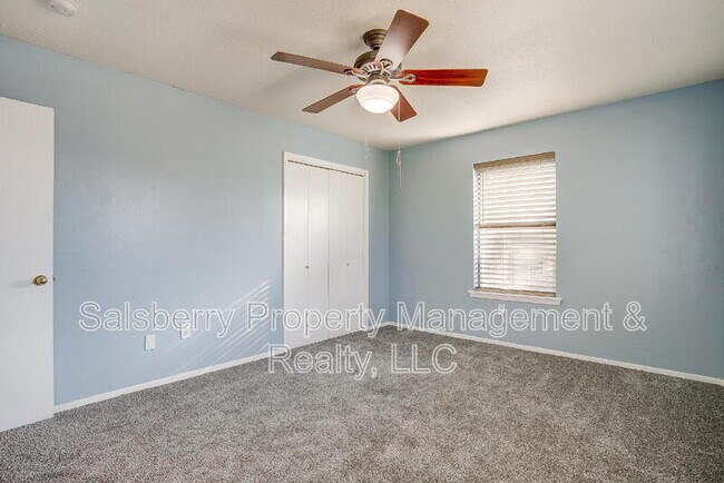 Building Photo - 1113 Gifford Dr