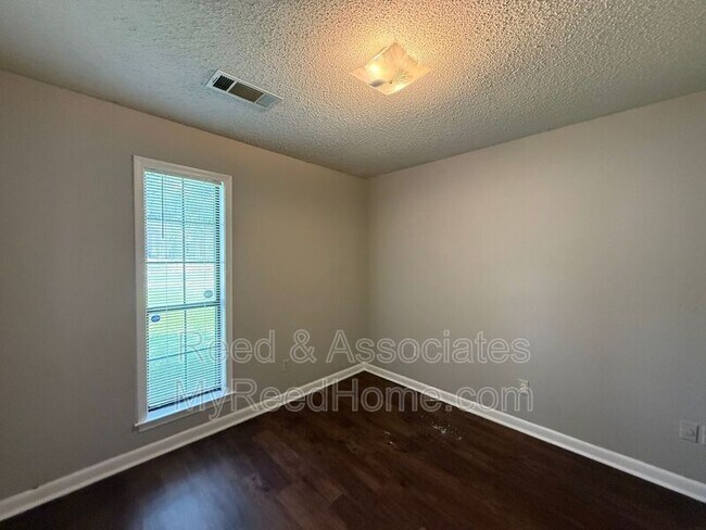 Building Photo - 6556 Birch Hollow Dr