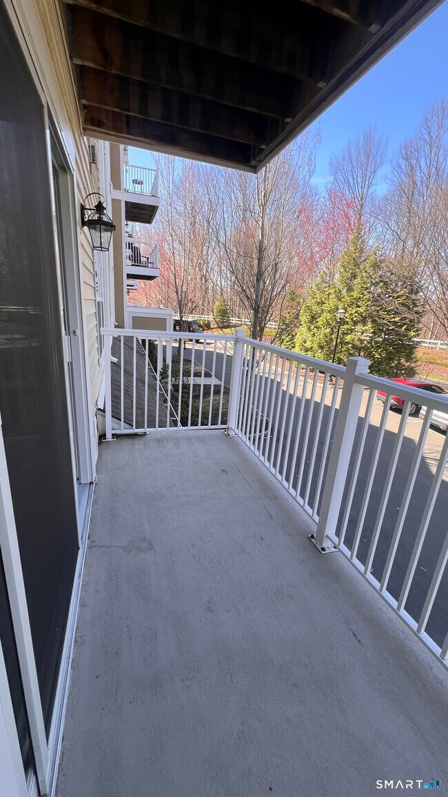 Building Photo - 26 School House Dr