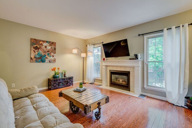 Building Photo - 511 Prince of Wales Ct