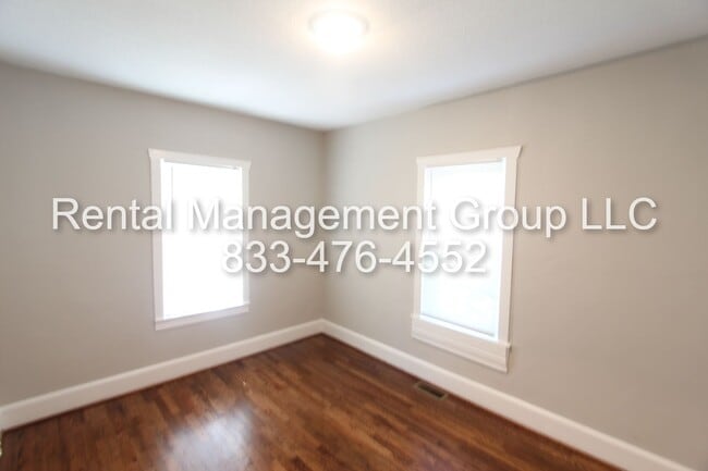 Building Photo - .New On The Market! Charming 2 bedroom 1 bath