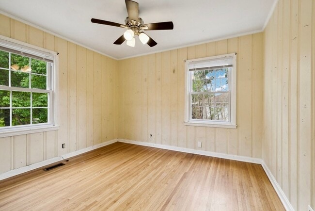 Building Photo - Very large 4 bedroom ranch in Donelson, TN...