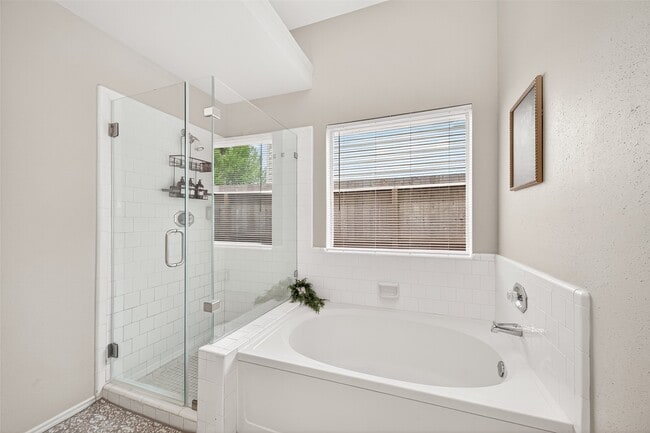 Building Photo - 5814 N Magazine Cir