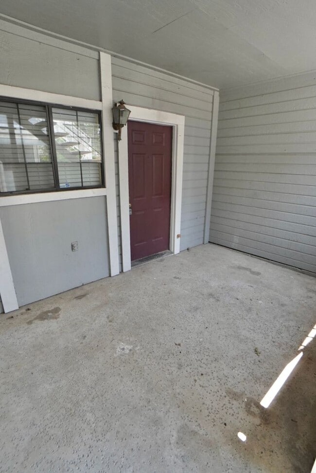 Building Photo - 2 Bedroom 2 Bathroom Condo in Citrus Heights