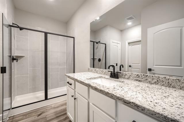 Building Photo - 909 Emerson Dr
