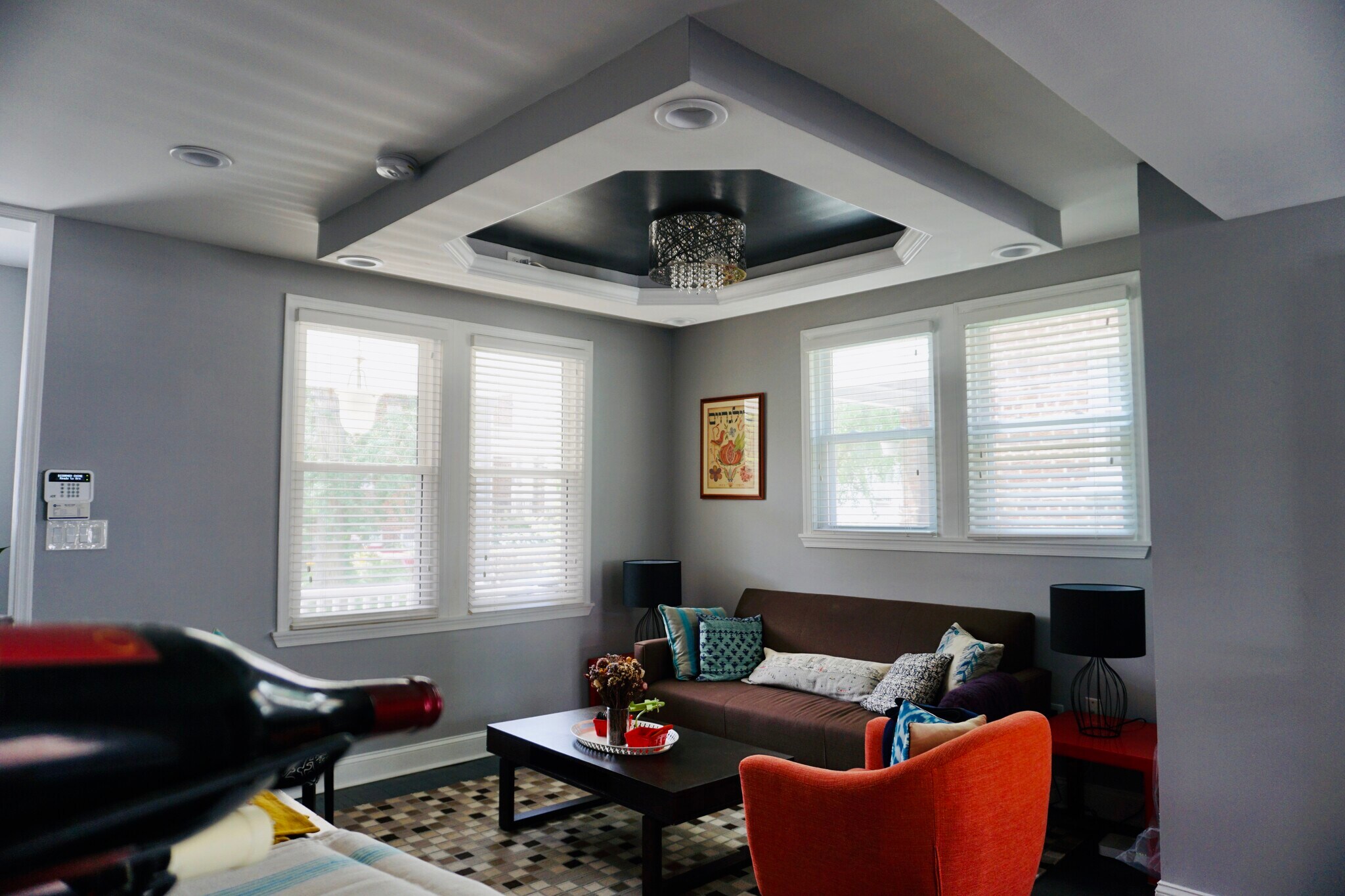 Shared living room - 607 Quintana Pl NW