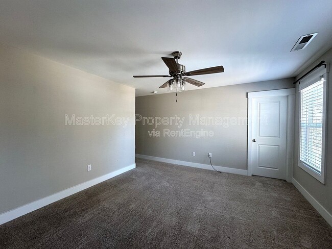 Building Photo - 102 N Dunn St