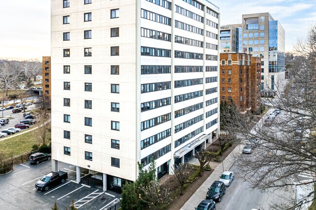 Building Photo - Winston Churchill Condominiums