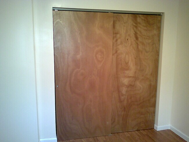 Building Photo - 4647 Hilton Ave