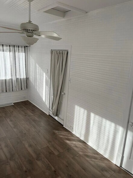 Building Photo - 715 E High St