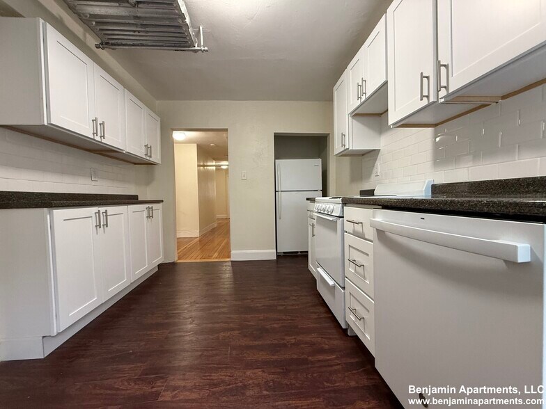 Building Photo - 7 Mount Hood Rd