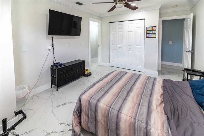 Building Photo - 8896 Bracken Way