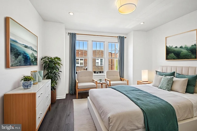 Building Photo - Modern 3-Bedroom Home Near University City...