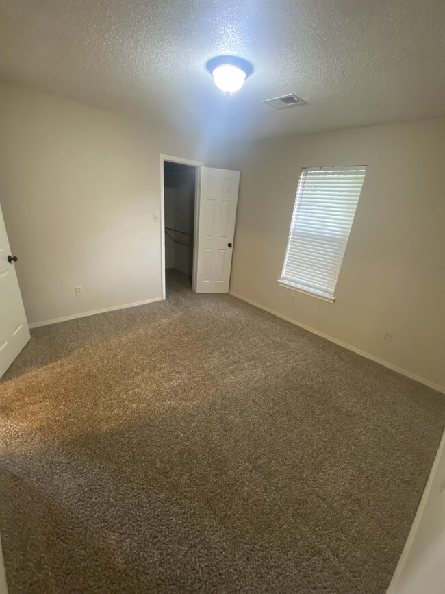 Building Photo - 8604 Timberlyn Way